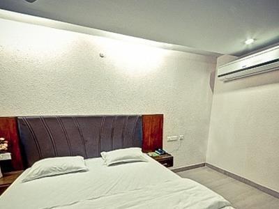 Diamond Springs Hotell Visakhapatnam Exteriör bild